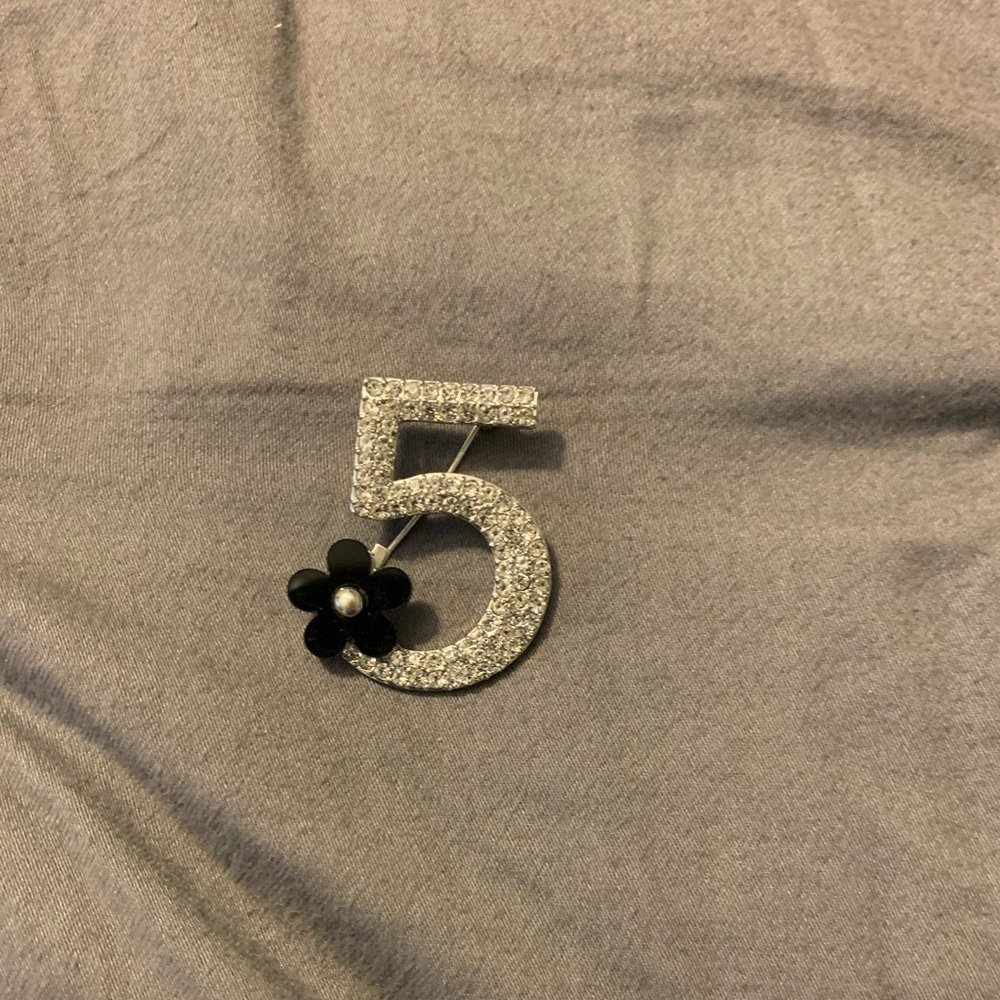 Number 5 pendant